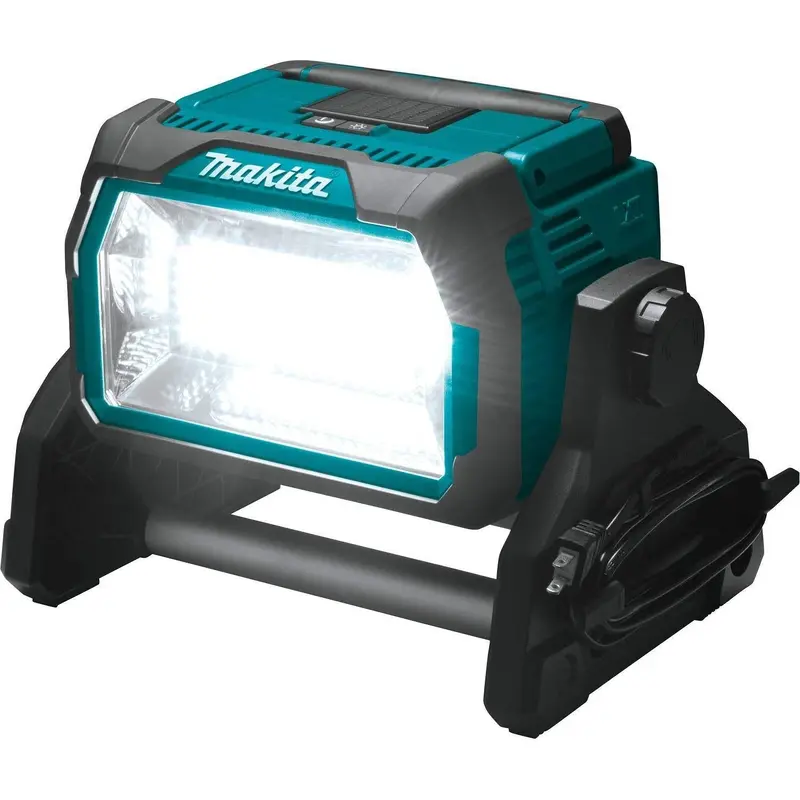 Makita 18V X2 LXT 10,000-Lumen Cordless/Corded Work Light with Battery