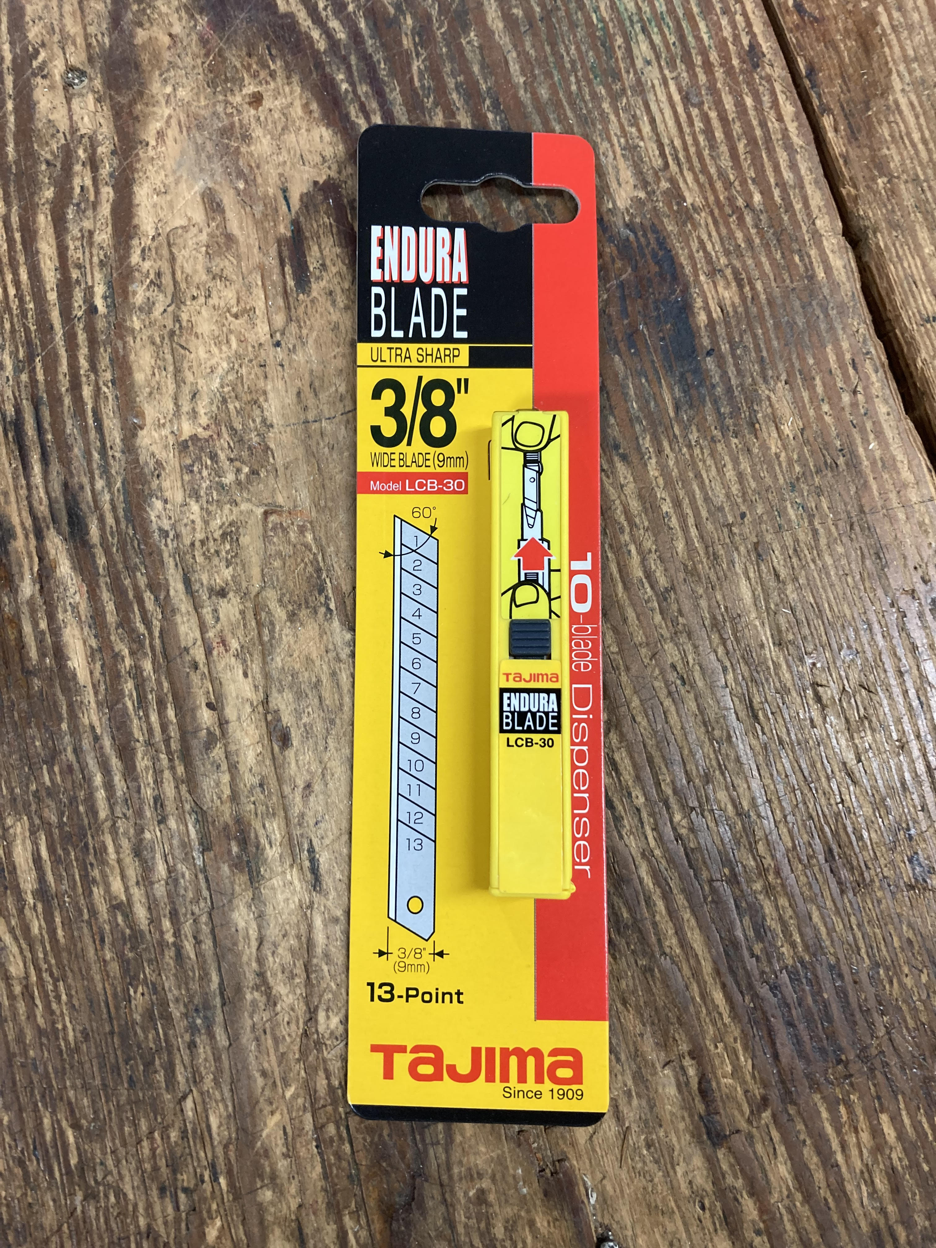 Tajima 3/8" Ultra Sharp Endura Blade Dispenser (10 Blades) (LCB-30)