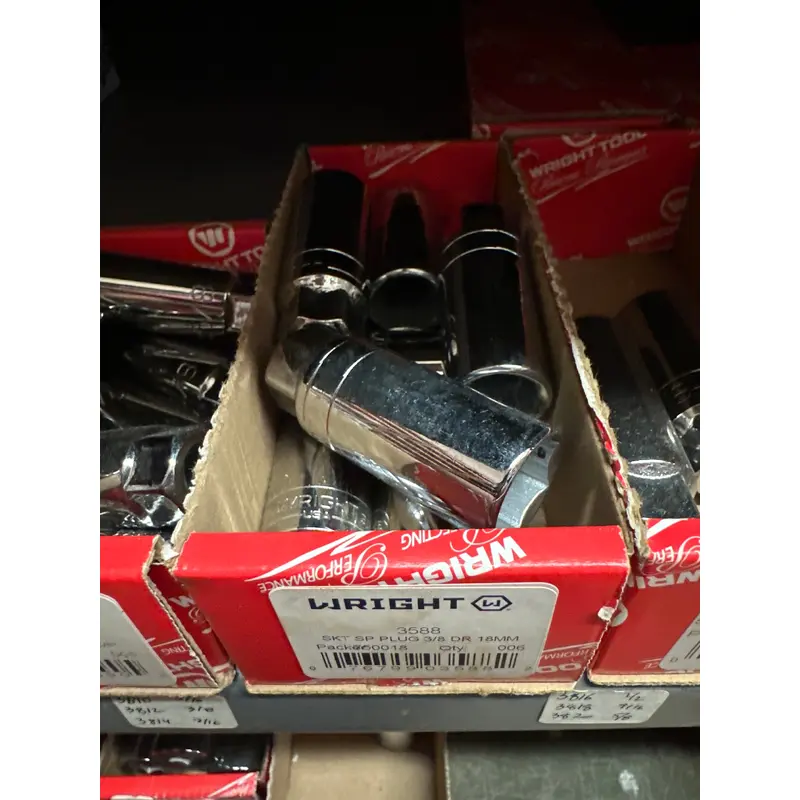 18mm  3/8" Dr. 6 Pt. Spark Plug Holding Socket (3588WR)