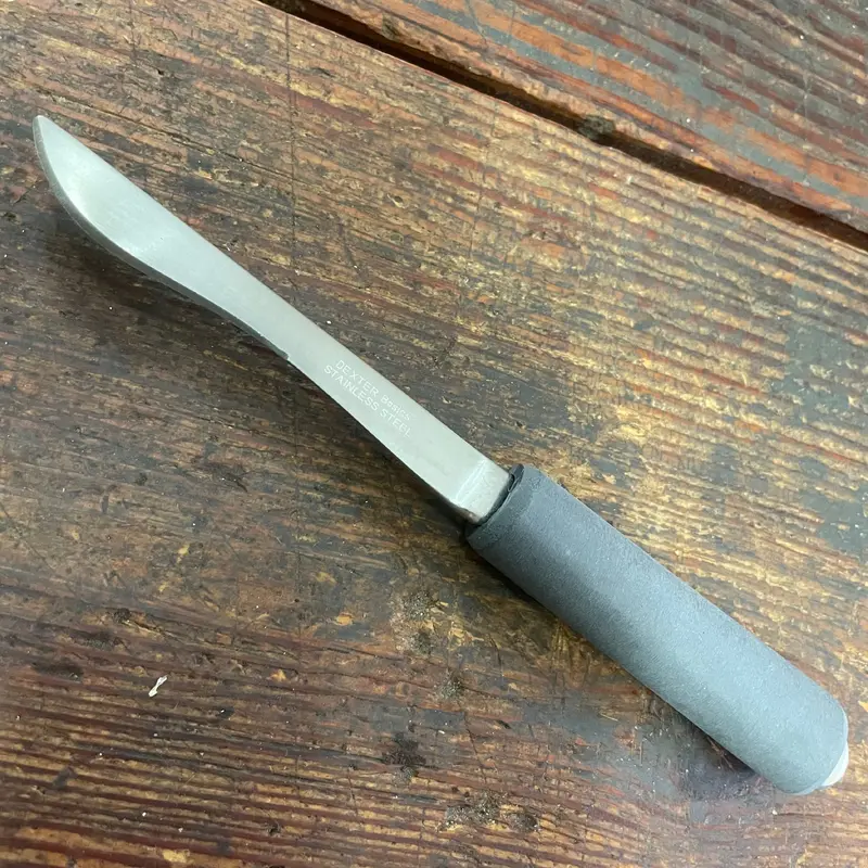 Dexter Russell 4-1/2" Scallop knife (P10884)