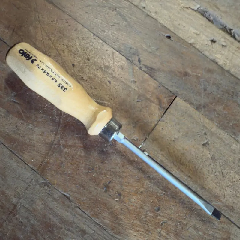 Felo Slotted 4.5 x 90mm Wood Handle Screwdriver (18032)